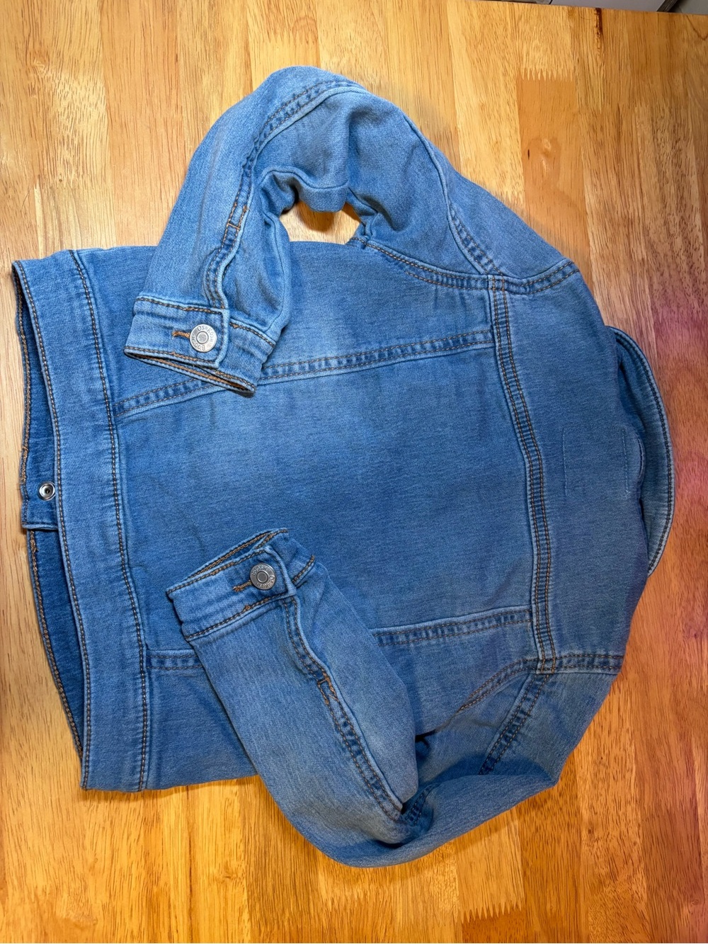 OshKosh B'gosh Light Blue Denim Jacket with Button Front - Picture 5 of 5